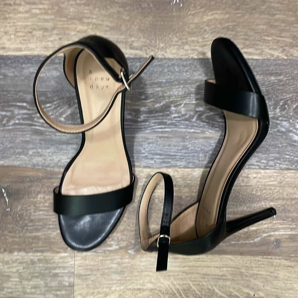 A•New day (target) Black Stilhetto Heel 8 1/2